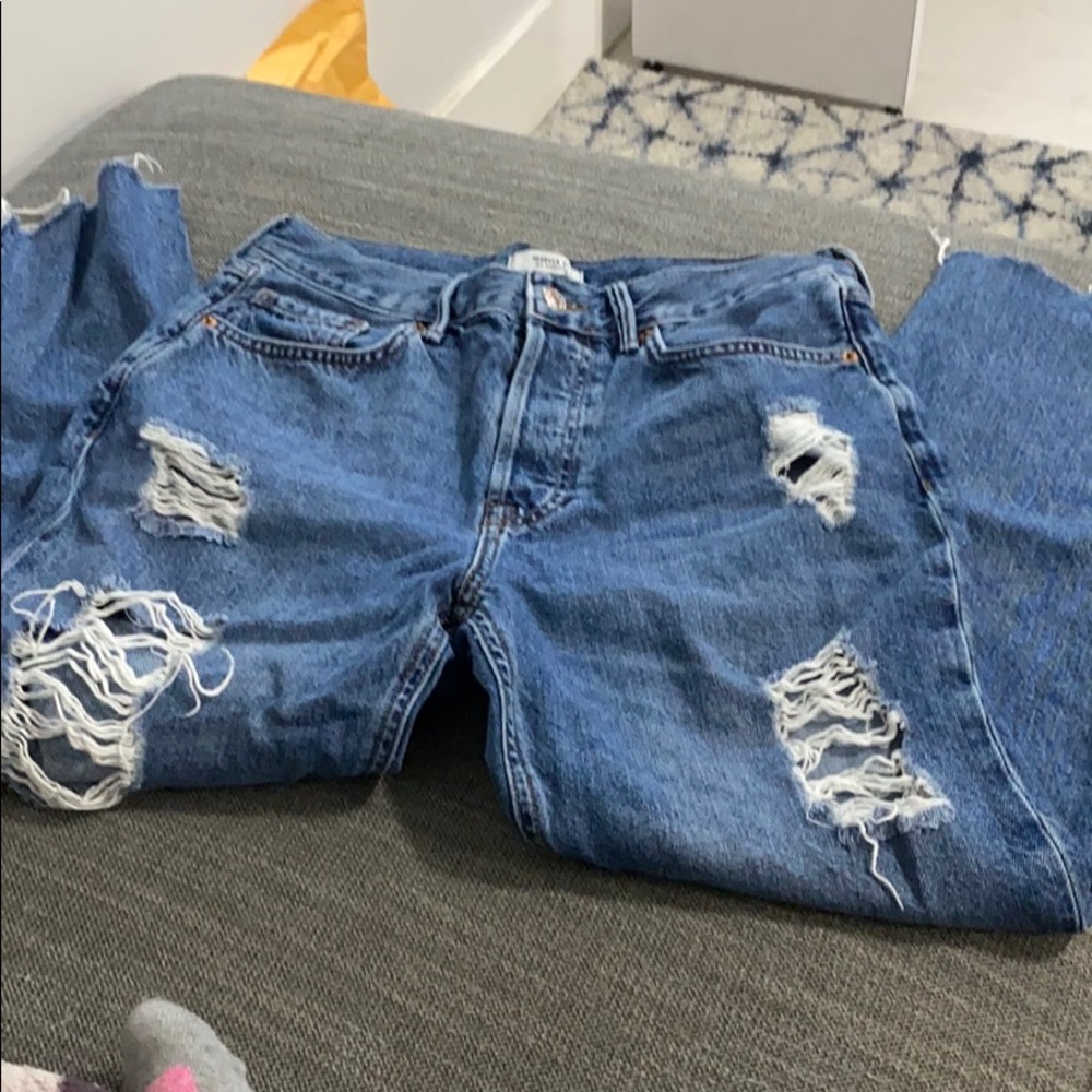 Crop distressed jeans